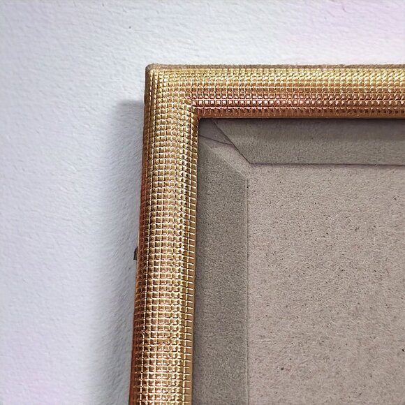 ARGENTO SC 4x6 Gold Textured Picture Frame - Picture 2 of 2